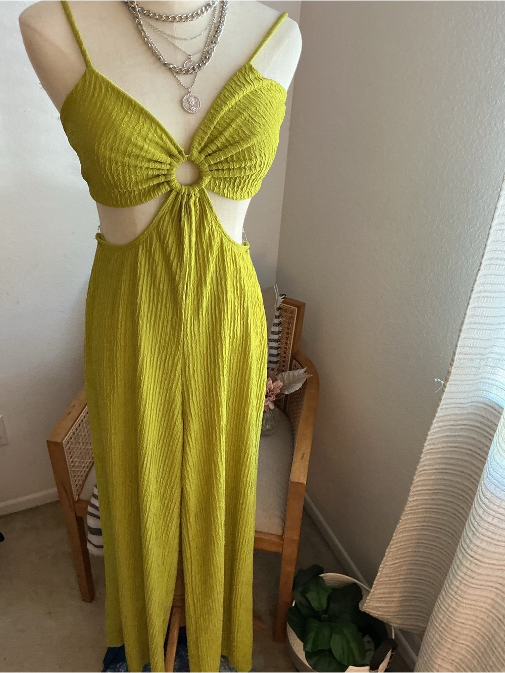 Windsor Lime Cutout Jumpsuit with Ring Detail - Picture 4 of 8